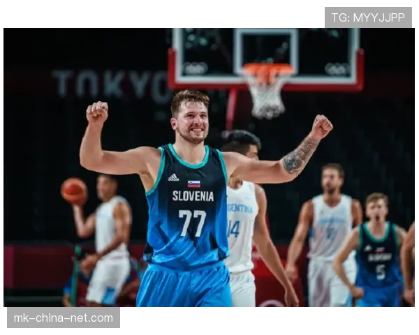 补篮为何不被判为两次运球？NBA与FIBA规则有何差异